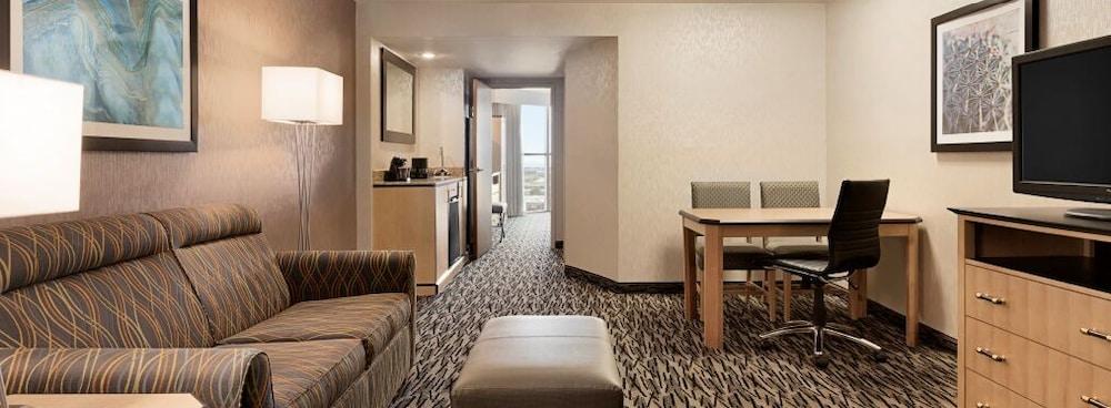Embassy Suites By Hilton Convention Center Лас Вегас Екстериор снимка