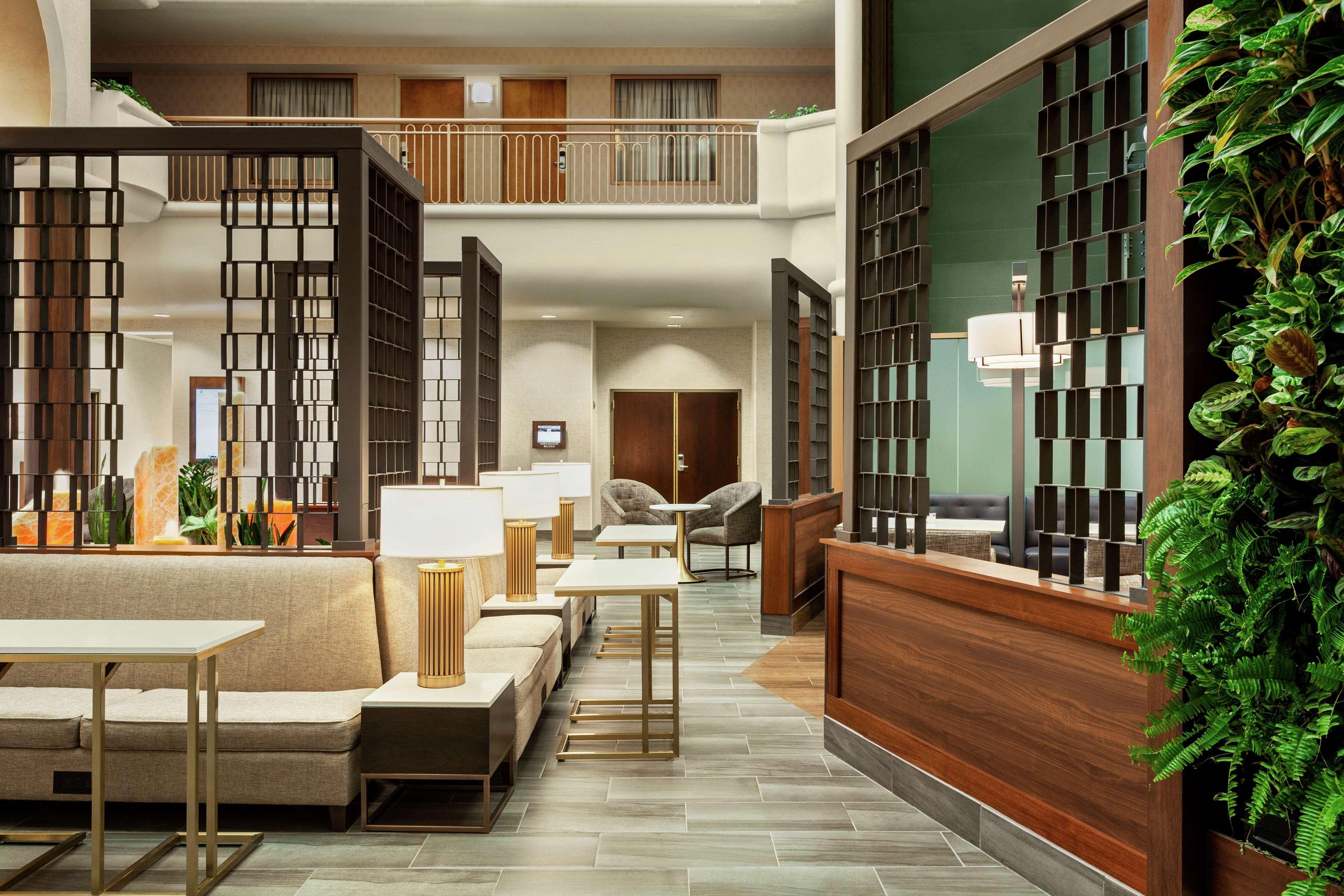 Embassy Suites By Hilton Convention Center Лас Вегас Екстериор снимка
