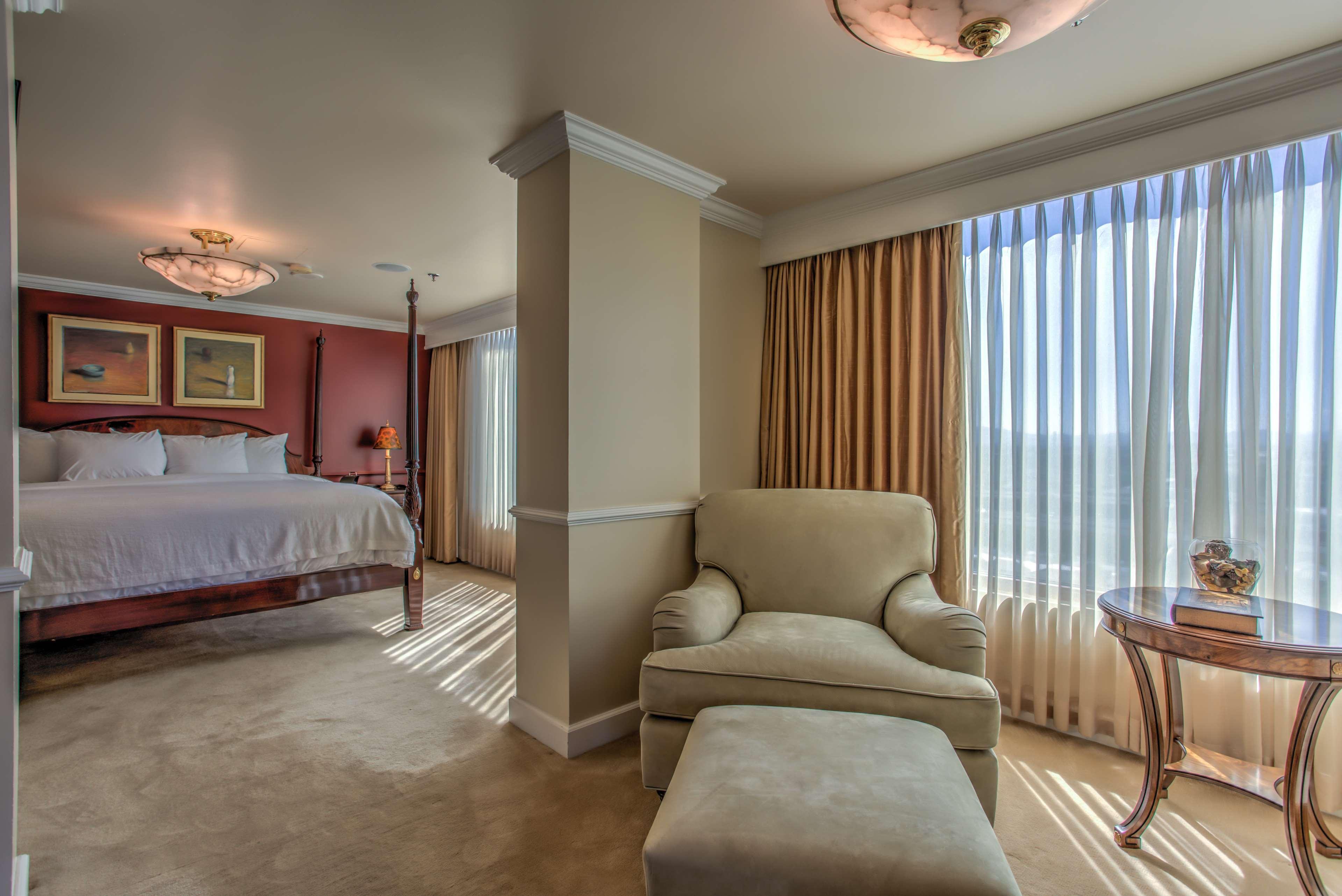 Embassy Suites By Hilton Convention Center Лас Вегас Екстериор снимка