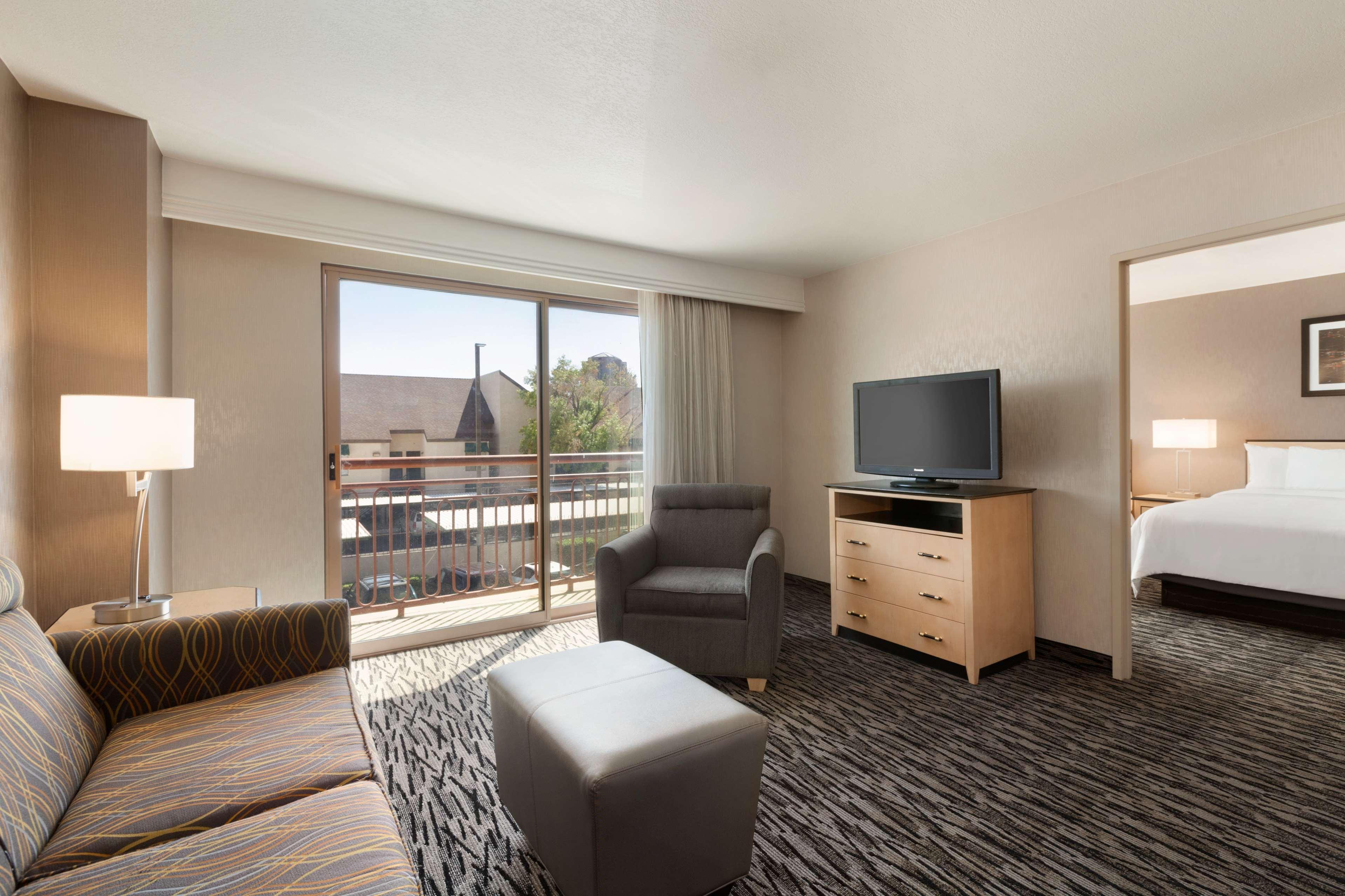 Embassy Suites By Hilton Convention Center Лас Вегас Екстериор снимка