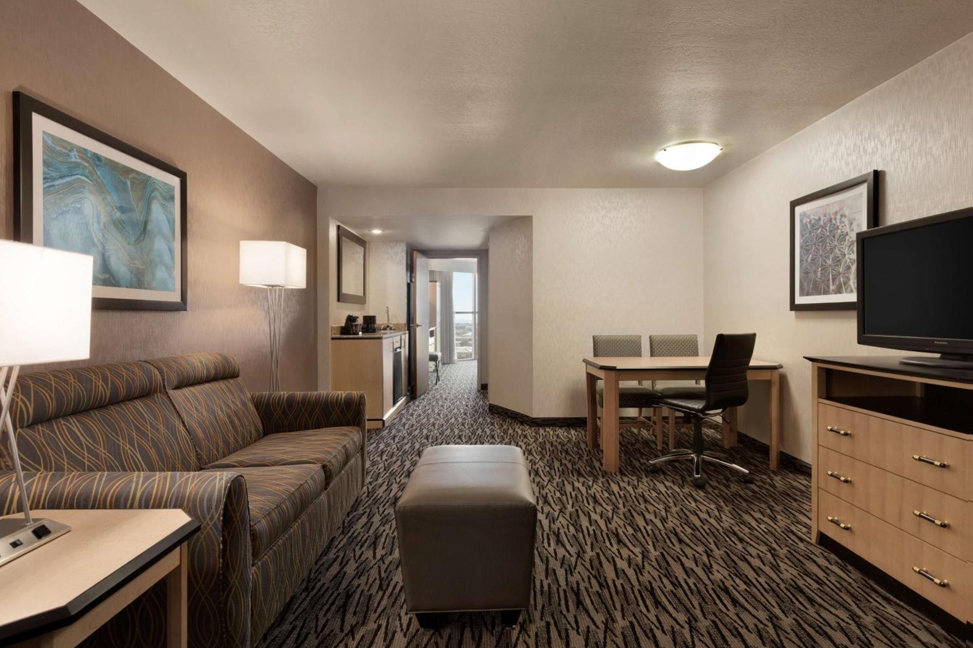Embassy Suites By Hilton Convention Center Лас Вегас Екстериор снимка