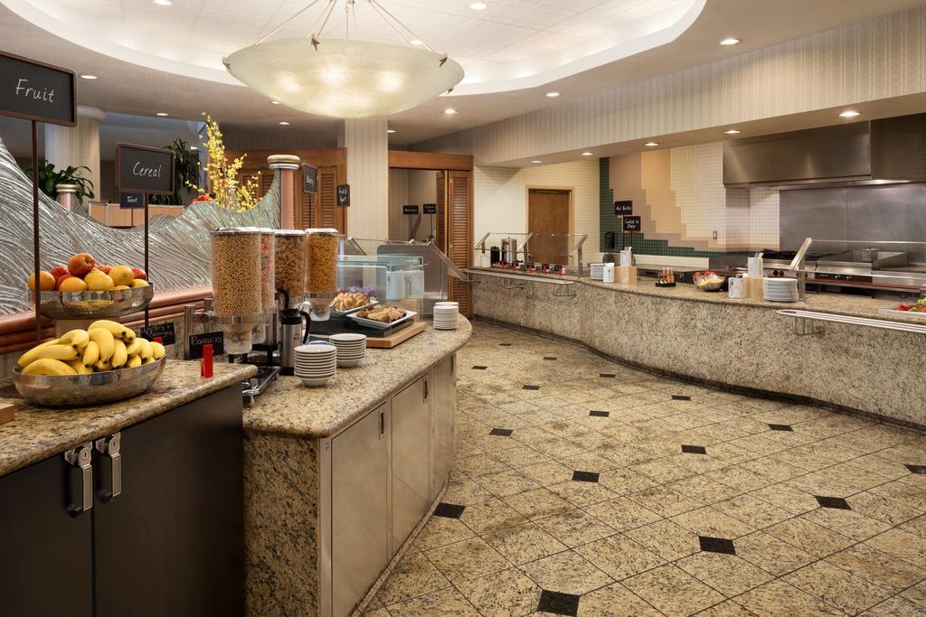Embassy Suites By Hilton Convention Center Лас Вегас Ресторант снимка