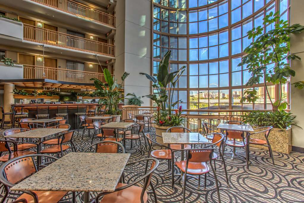 Embassy Suites By Hilton Convention Center Лас Вегас Ресторант снимка